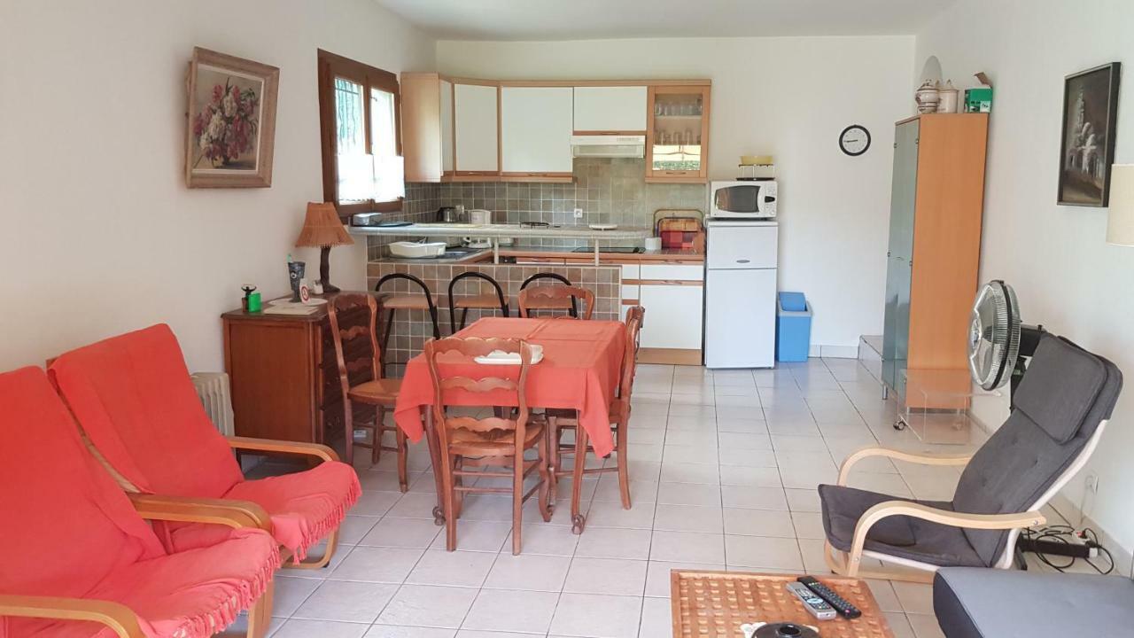 Saint Raphael - Appartement Dans Villa Au Calme A Valescure Y- Prix Inchanges Екстериор снимка